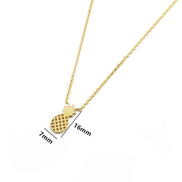 ❤️4 for $20 Sale❤️ Gold pineapple necklace - Picture 3 of 3